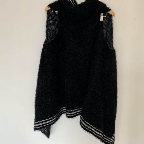 NWT Fuzzy Sleeveless Cardigan - Picture 6 of 7